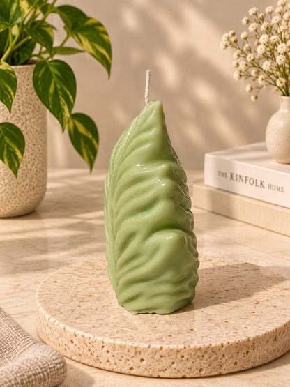 🍃 Blattlicht – Handgefertigte Designkerze