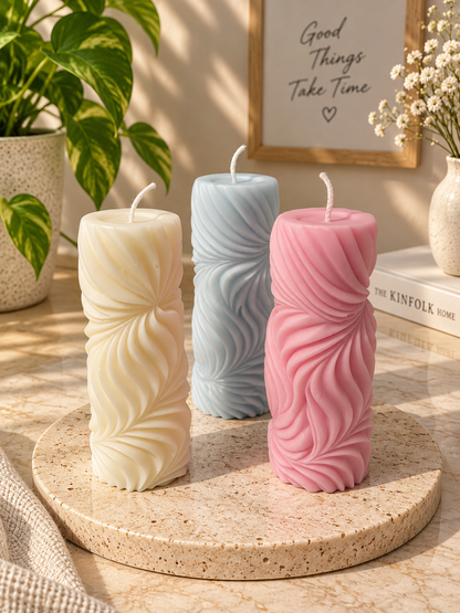 🕯️ Wellenlicht – Handgefertigte Designkerze