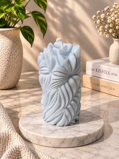 🕯️ Wellenlicht – Handgefertigte Designkerze