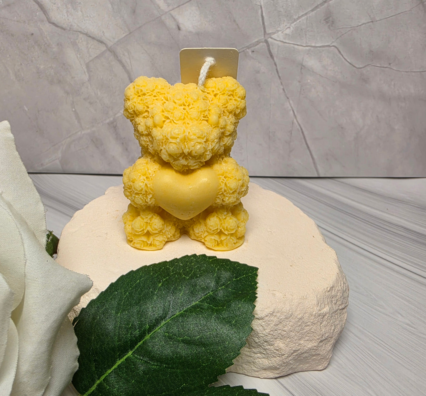 Rosenbär Duftkerze – Handgemacht aus Soja- &amp; Bienenwachs