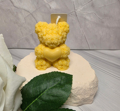 Rosenbär Duftkerze – Handgemacht aus Soja- &amp; Bienenwachs