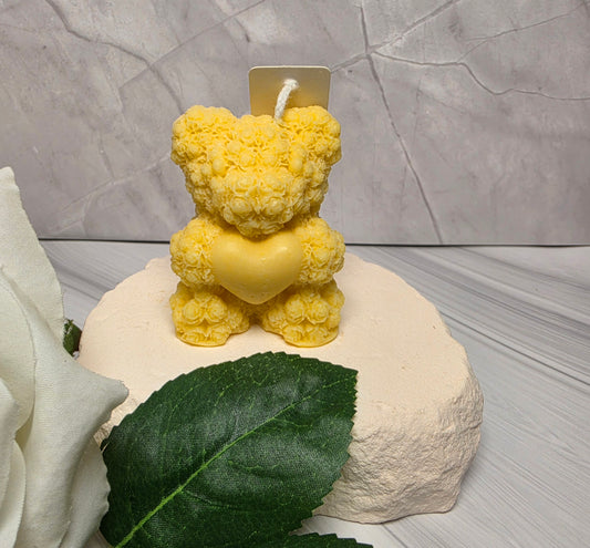 Rosenbär Duftkerze – Handgemacht aus Soja- &amp; Bienenwachs