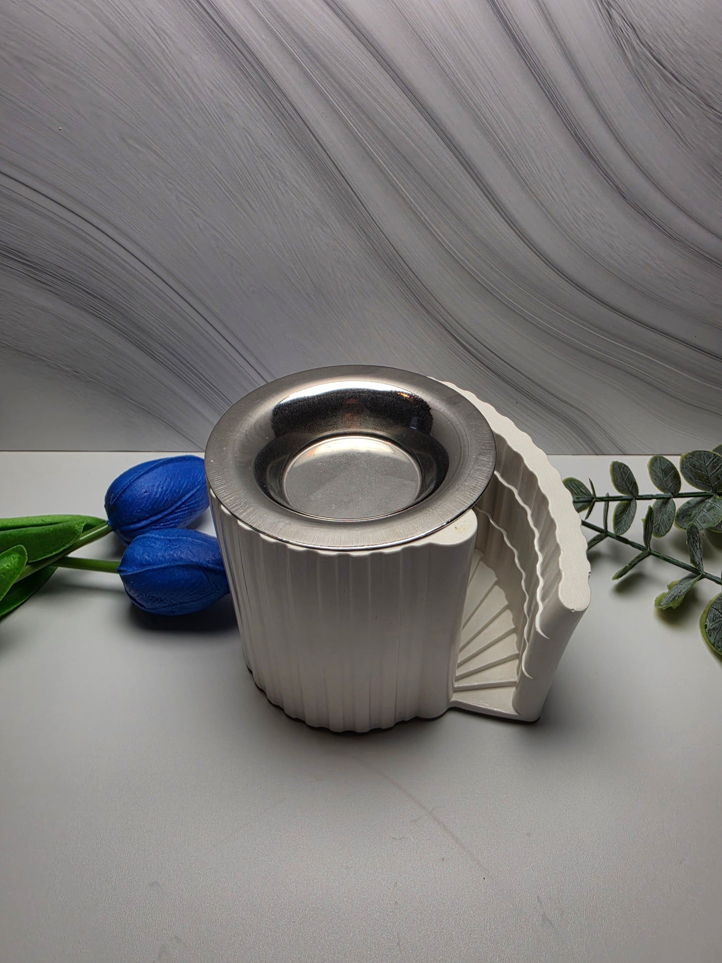 Marble Elegance – Handgefertigter Wax Melt Duftwärmer Kerzenhalter (Höhe 9 cm)