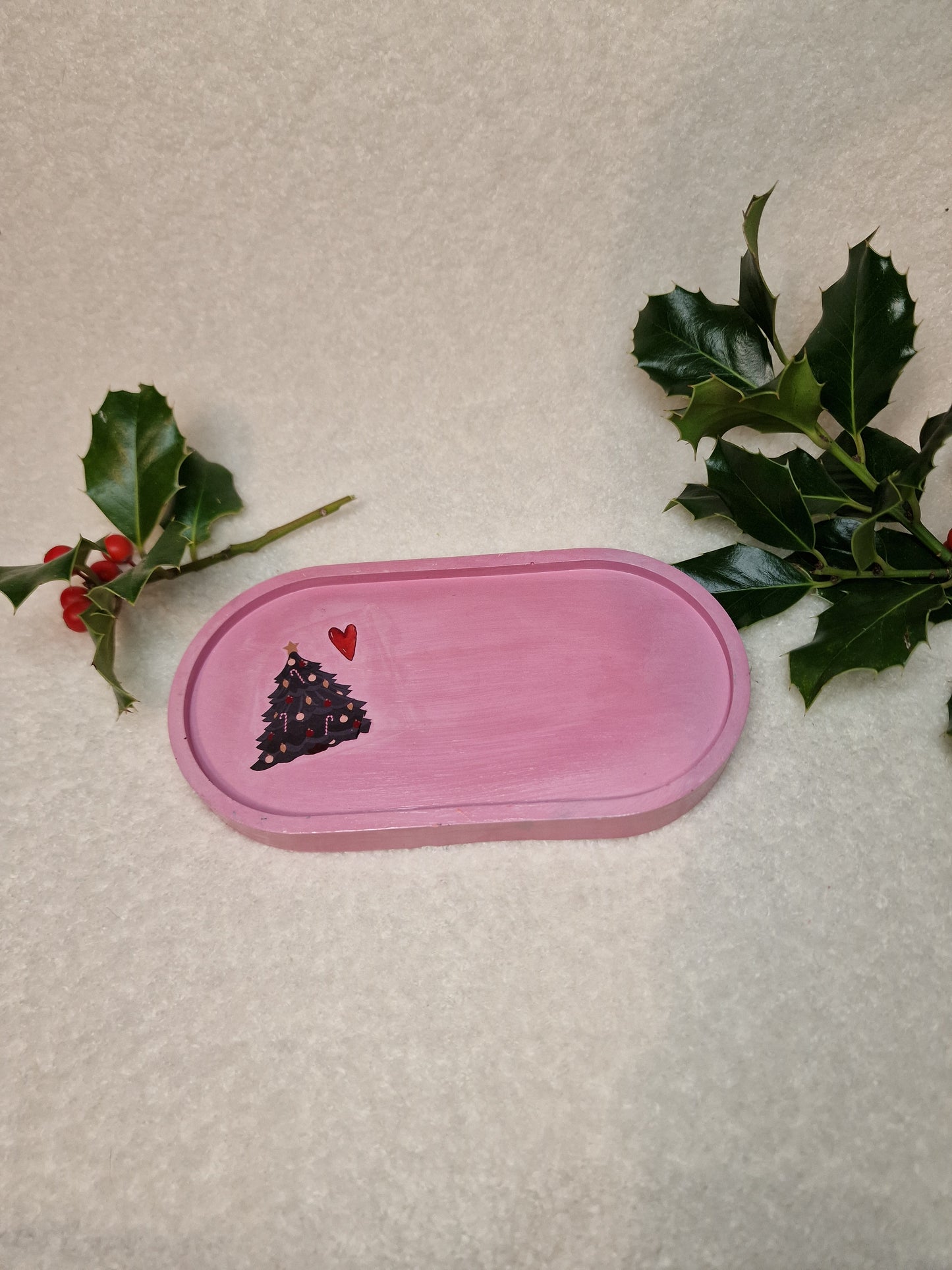 Weihnachtliche Dekoteller – handgefertigt aus Gips