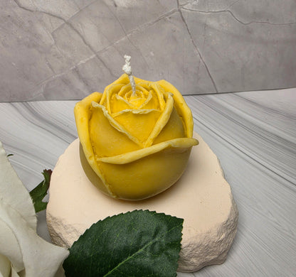 Rosenkerze – Dekokerze aus Soja- & Bienenwachs