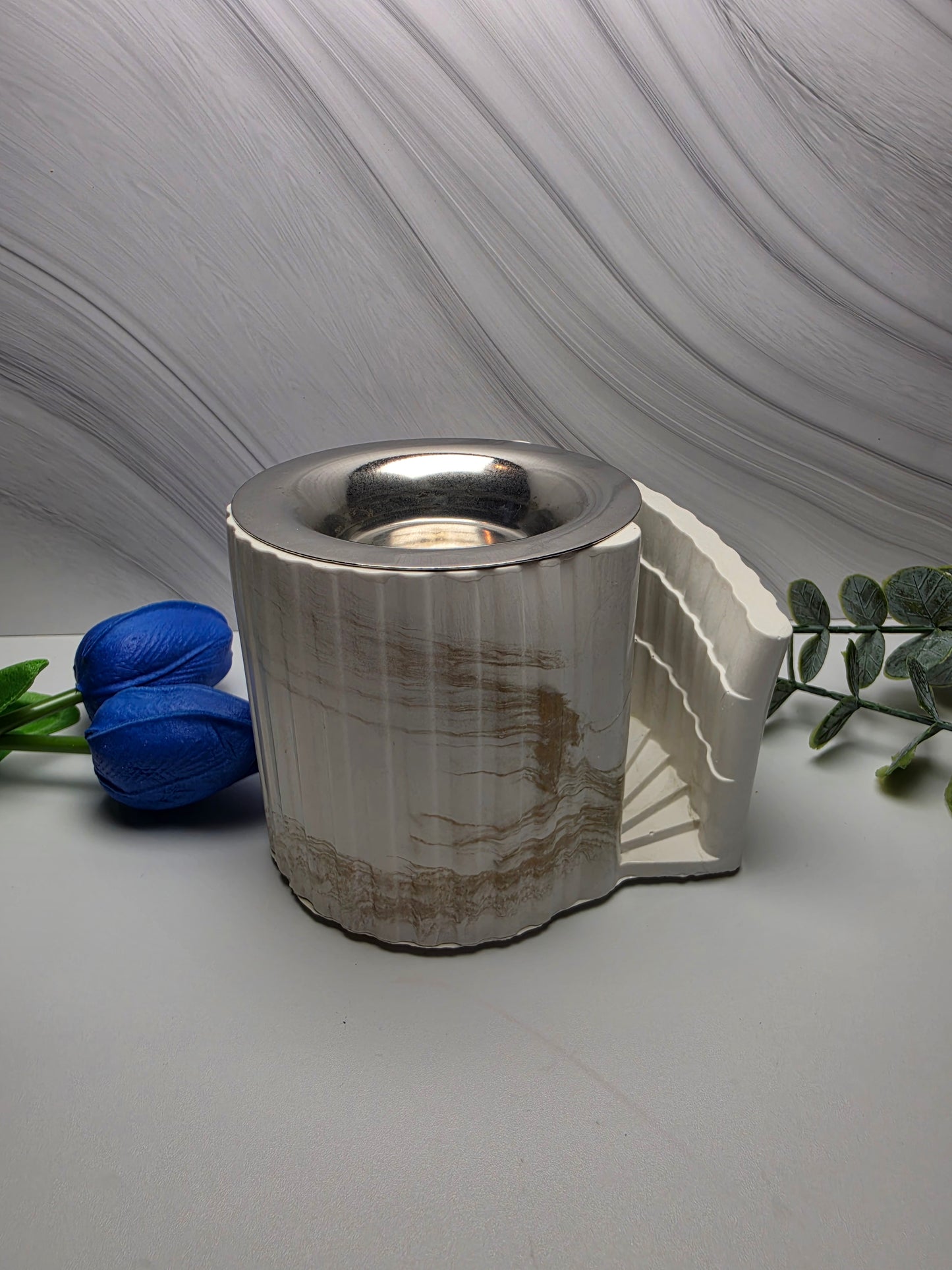 Marble Elegance – Handgefertigter Wax Melt Duftwärmer Kerzenhalter (Höhe 9 cm)