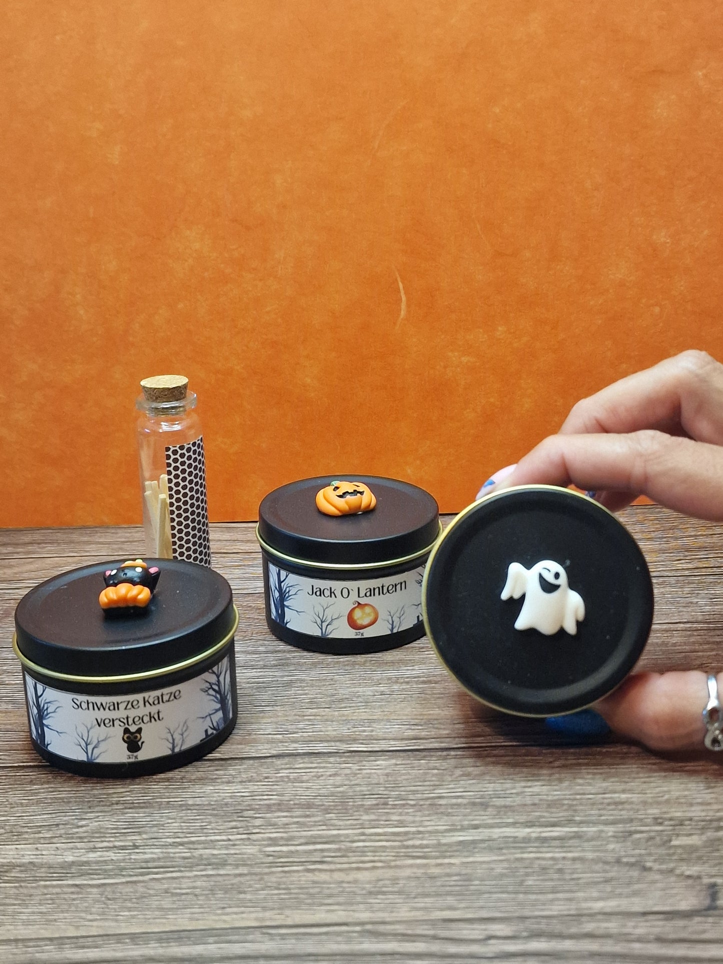 Kerzenpfad – Set aus 3 Sojakerzen in Halloween-Dosen