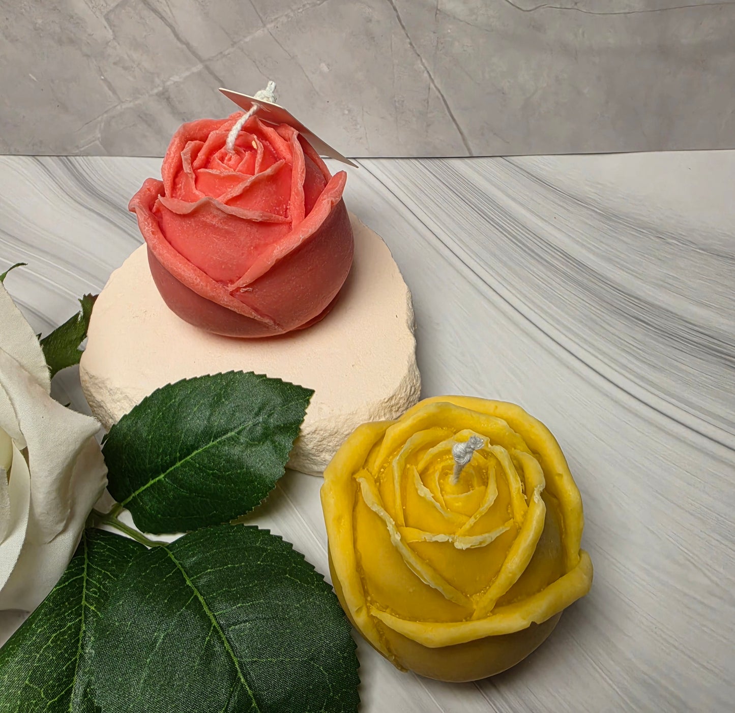 Rosenkerze – Dekokerze aus Soja- & Bienenwachs