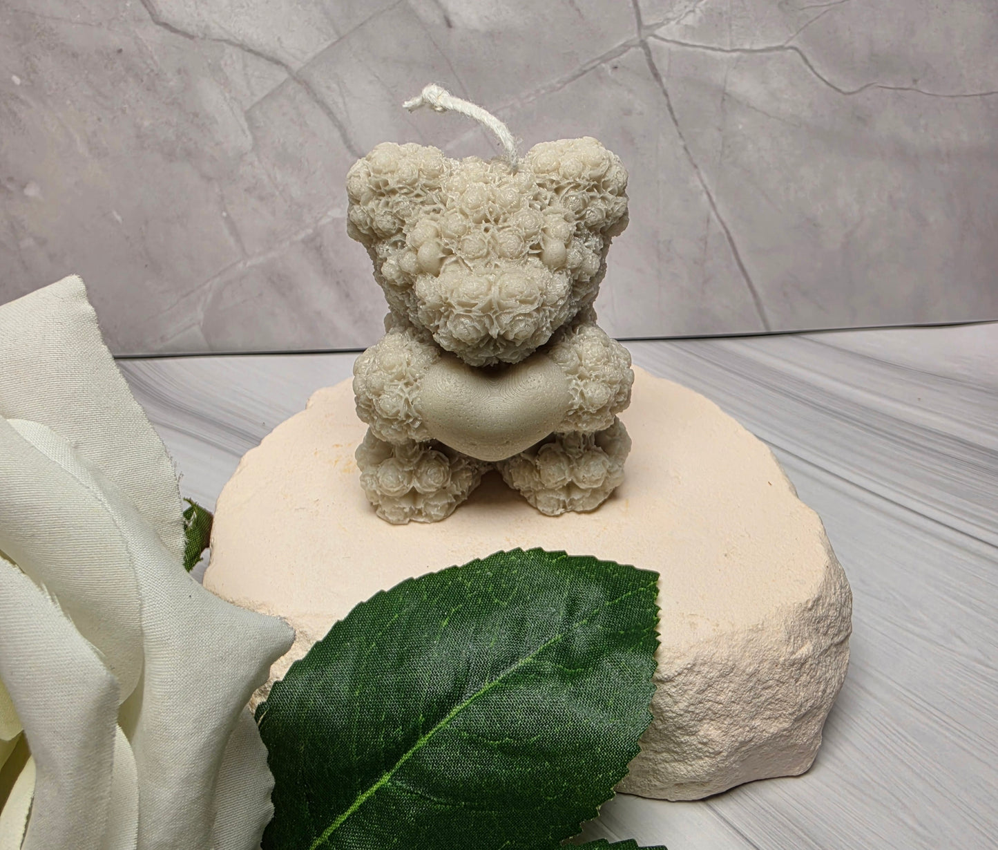 Rosenbär Duftkerze – Handgemacht aus Soja- &amp; Bienenwachs