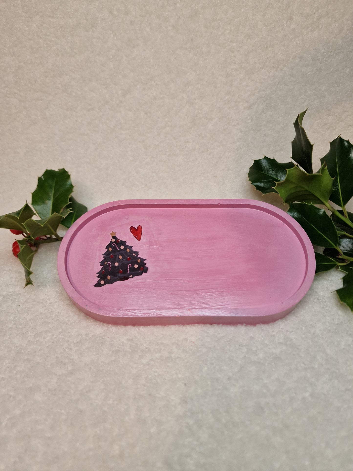 Weihnachtliche Dekoteller – handgefertigt aus Gips