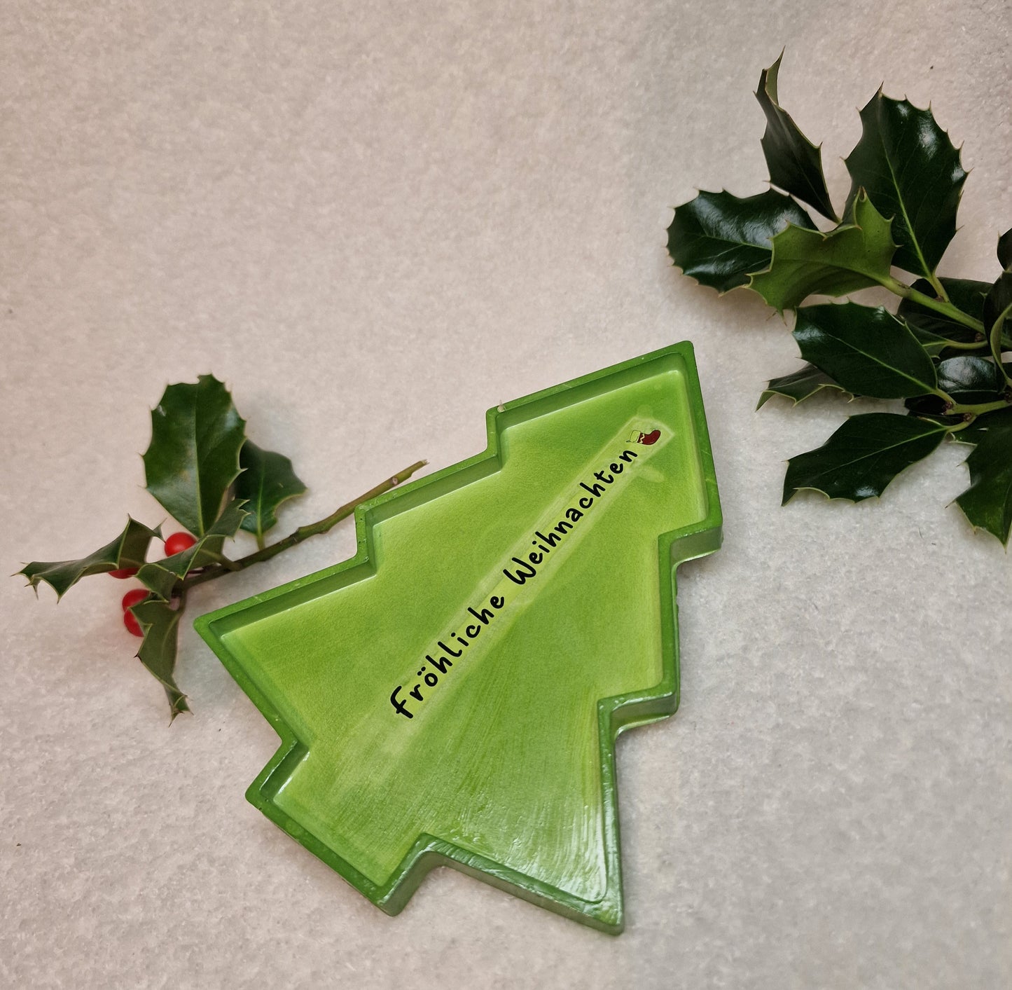 Weihnachtliche Dekoteller – handgefertigt aus Gips