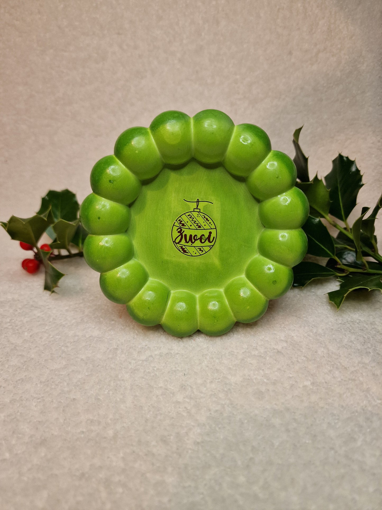 Weihnachtliche Dekoteller – handgefertigt aus Gips