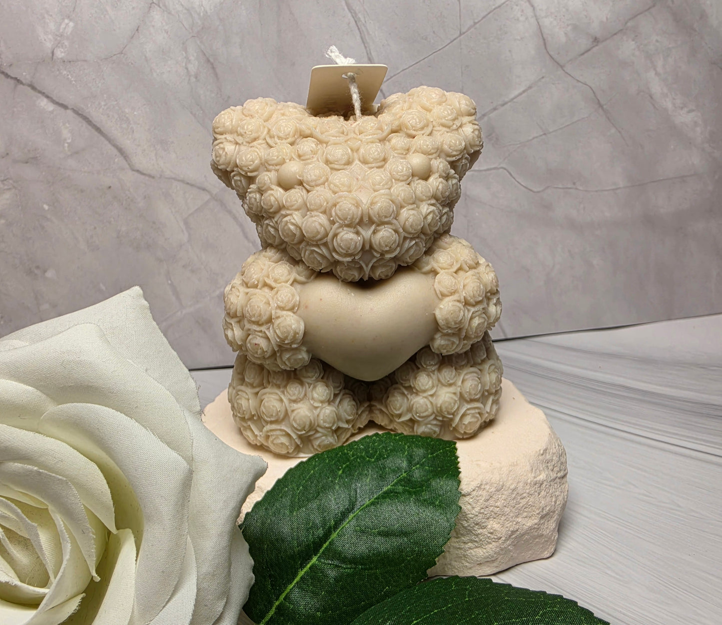 Rosenbär Duftkerze – Handgemacht aus Soja- &amp; Bienenwachs