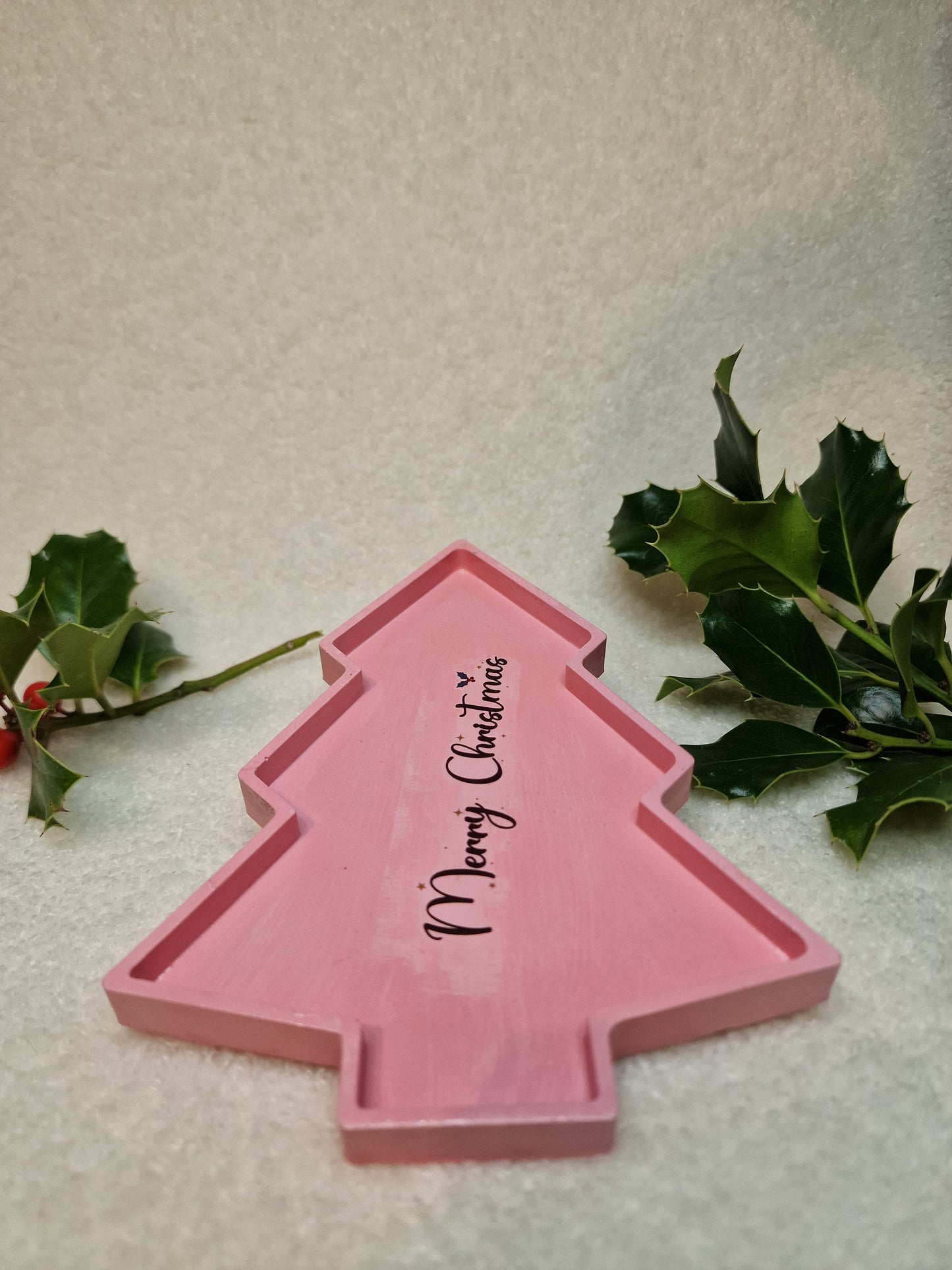 Weihnachtliche Dekoteller – handgefertigt aus Gips