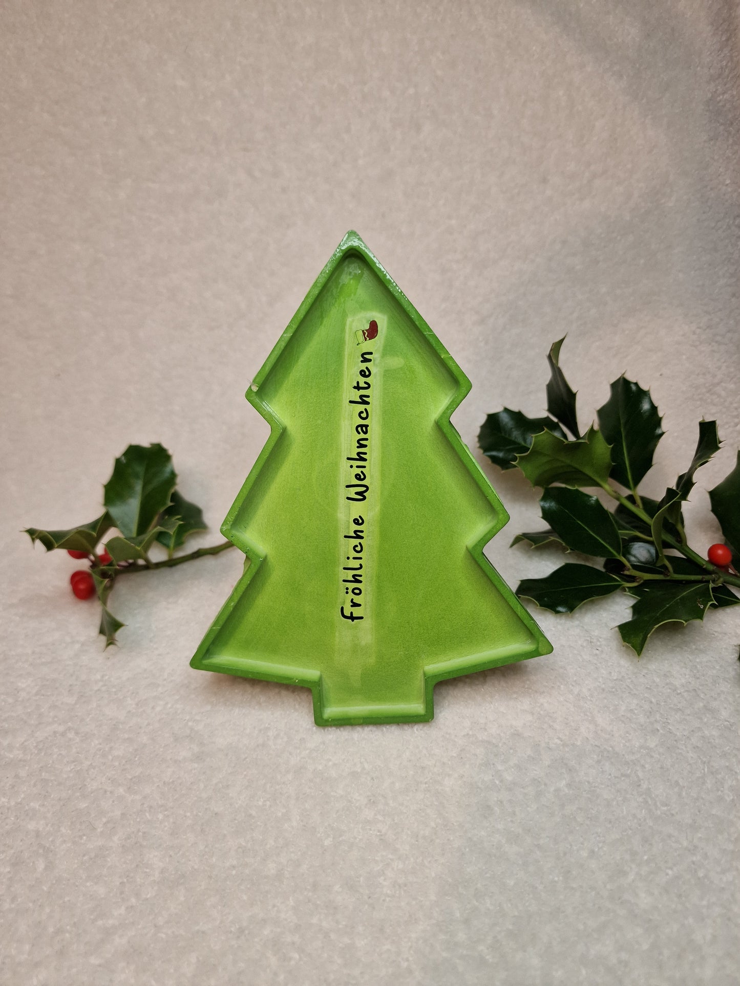 Weihnachtliche Dekoteller – handgefertigt aus Gips