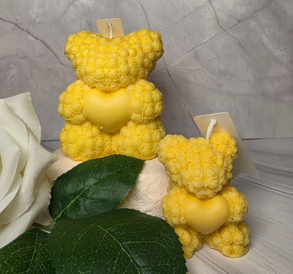 Rosenbär Duftkerze – Handgemacht aus Soja- &amp; Bienenwachs