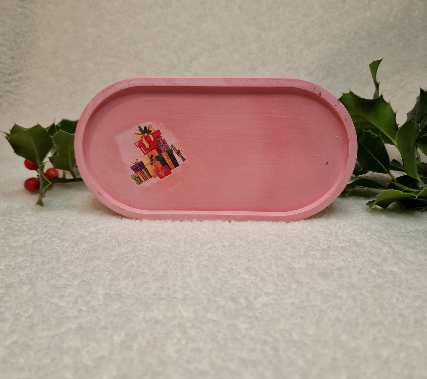 Weihnachtliche Dekoteller – handgefertigt aus Gips