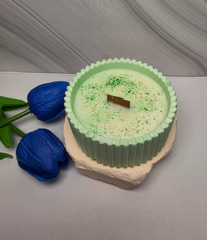🌸 Blütenzauber – Duftkerze im handgefertigten Gipsbehälter | 80g