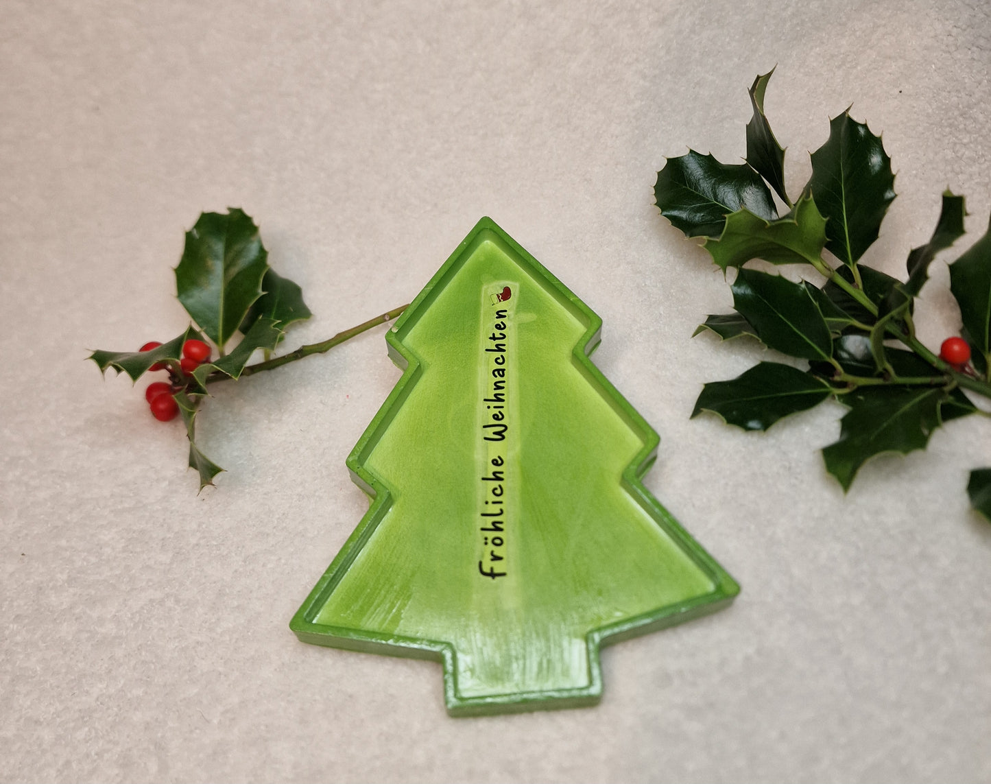 Weihnachtliche Dekoteller – handgefertigt aus Gips